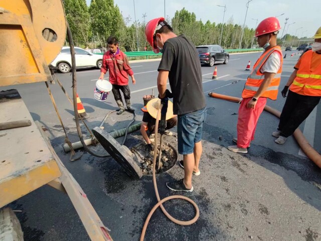 阿荣管道潜水封堵气囊